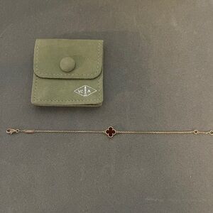 Van Cleef & Arpels Rose Gold Carnelian Sweet Alhambra bracelet